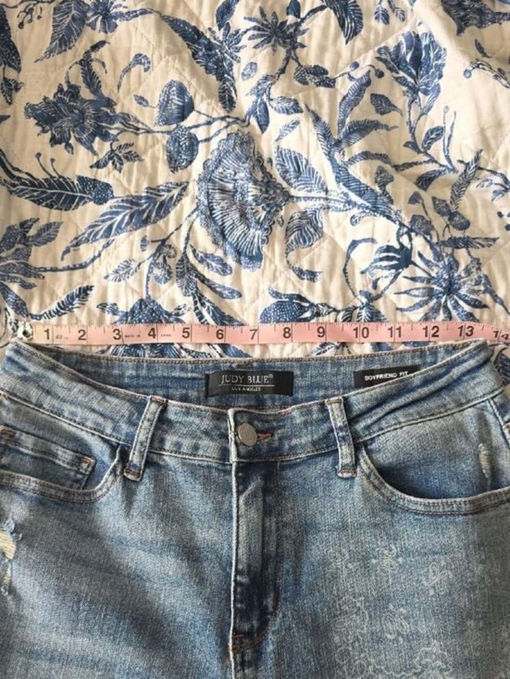 Judy Blue Paisley Print Mid Rise Distressed Boyfriend Jeans EUC Size 7 - Picture 8 of 8